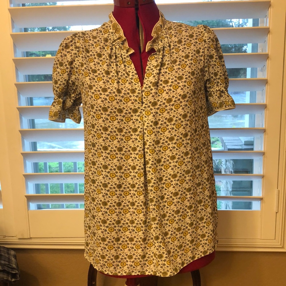 EUC Max Studio FLORAL Blouse size XS